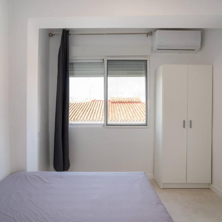 Apartamento con vistas al mar - Three-Bedroom Apartment - 14