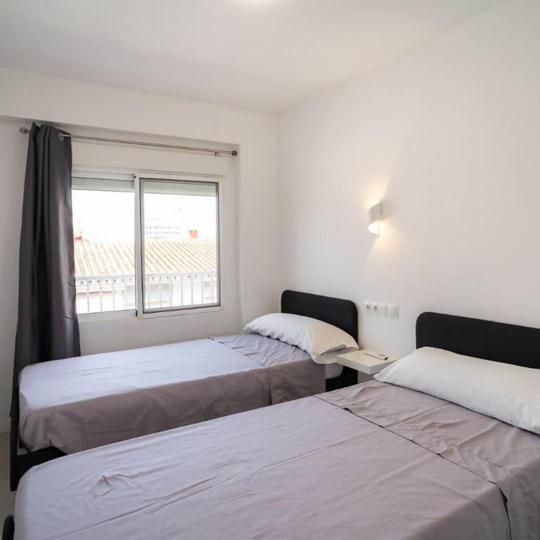 Apartamento con vistas al mar - Three-Bedroom Apartment - 16