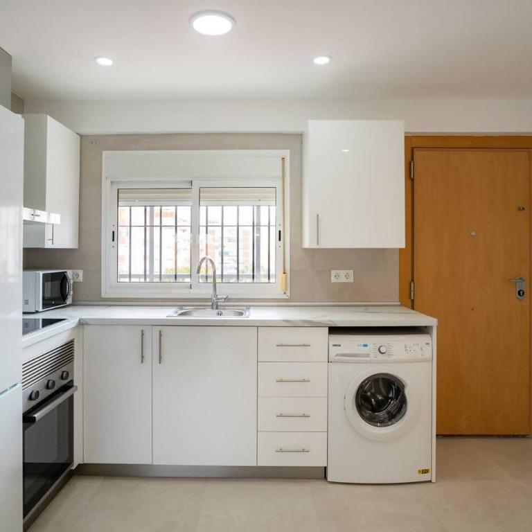 Apartamento con vistas al mar - Three-Bedroom Apartment - 19