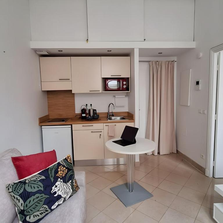 Moliere 1 chambre Cannes centre - Appartement Supérieur - Vue sur Ville - 1