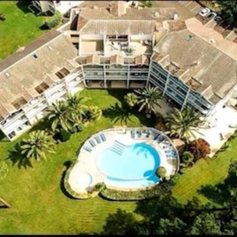 Bel appartement, vue sur golf et piscine,à 2 pas de la plage - Appartement 2 Chambres - Vue sur Piscine - 1
