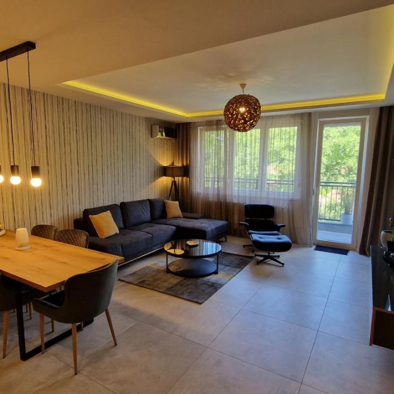 FAMILY RESORT SUBOTICA Apartments - Suite mit Kingsize-Bett und Balkon - 6