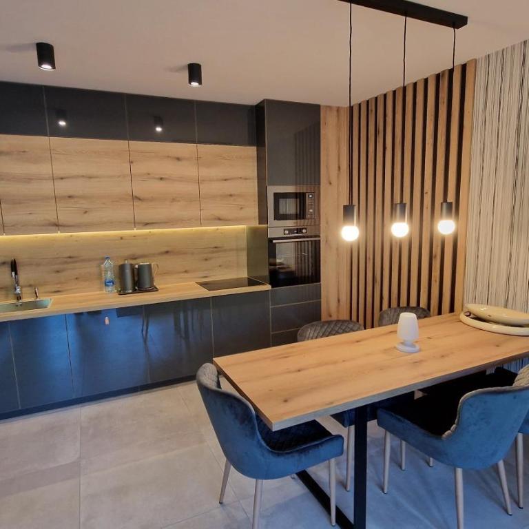 FAMILY RESORT SUBOTICA Apartments - Suite mit Kingsize-Bett und Balkon - 7