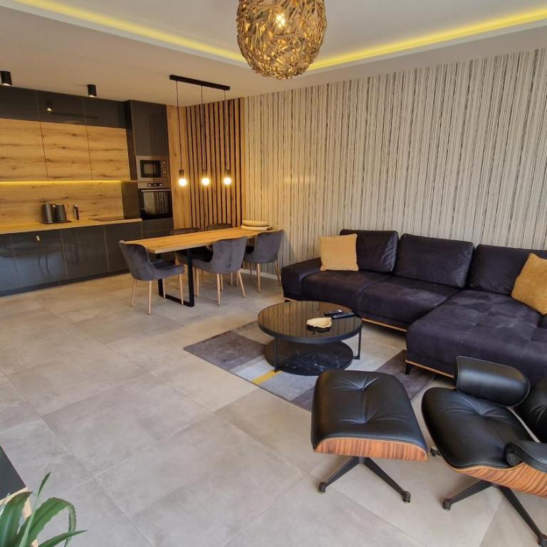 FAMILY RESORT SUBOTICA Apartments - Suite mit Kingsize-Bett und Balkon - 8