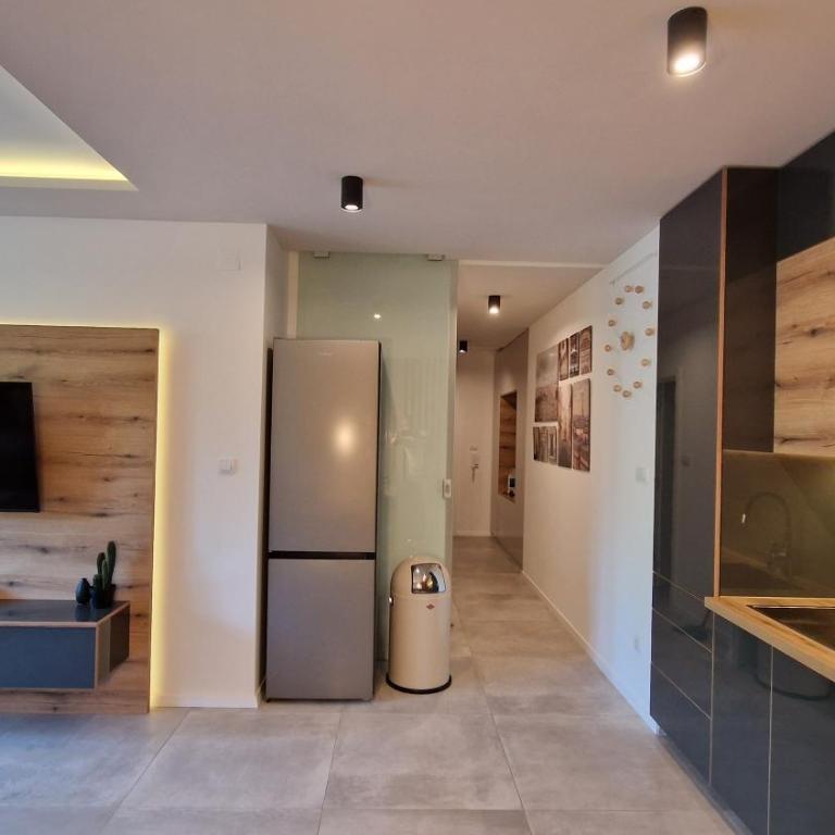 FAMILY RESORT SUBOTICA Apartments - Suite mit Kingsize-Bett und Balkon - 12