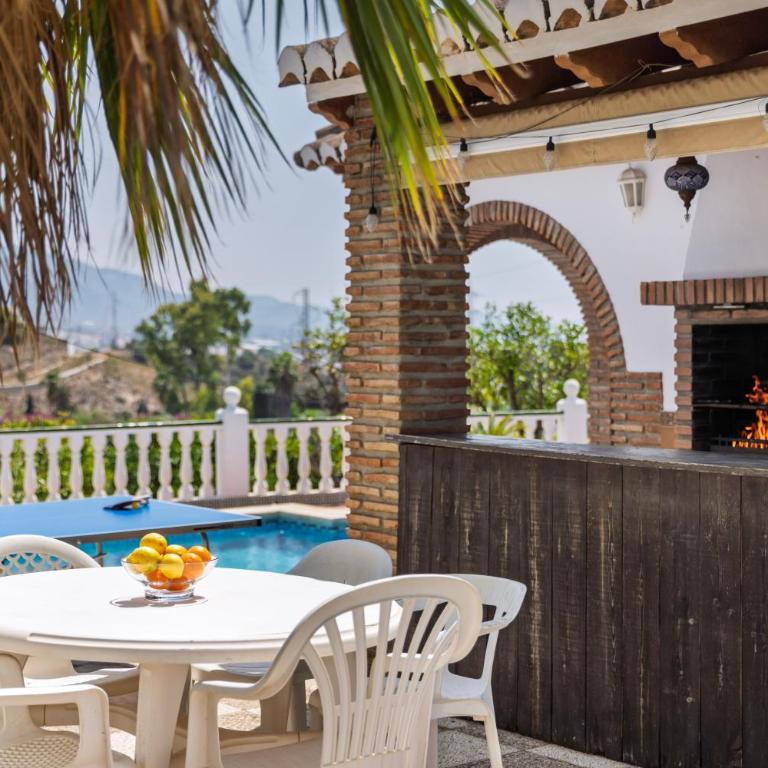 Villa Nerja with Pool, BBQ, Games & Fireplace - Villa - 27