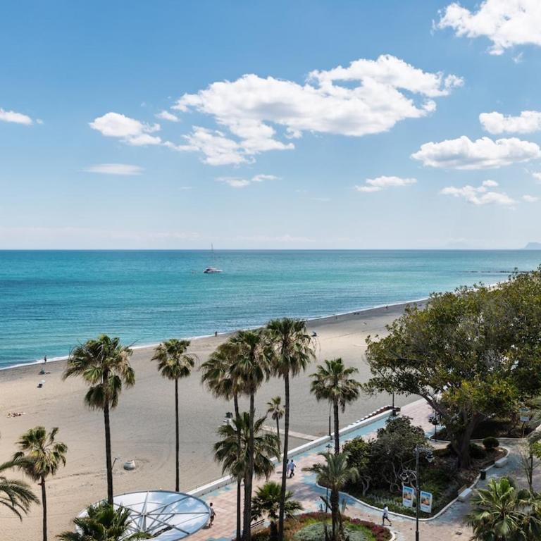 Magnificent beachfront apartment - Vacation Home - 28
