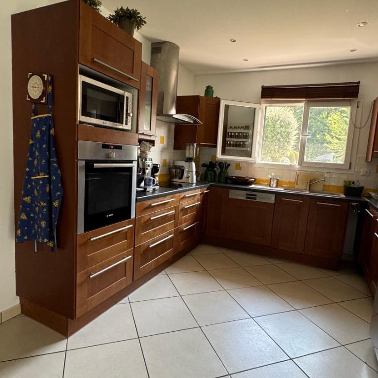 Maison entière 6 personnes, 3 lits, 2 salles de bains, parking, au calme - Villa 1 Chambre - 3