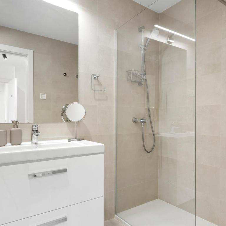 Malaga Eye - Pool Gym & Parking FREE - Apartment - 27