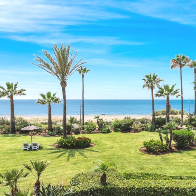 Apartment Palmeras Pool direct access to the beach - Apartment with Sea View - 26