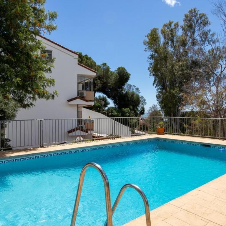 Spacious 4BR Townhouse | Private Rooftop Terrace - Ferienhaus mit 4 Zimmern - 5