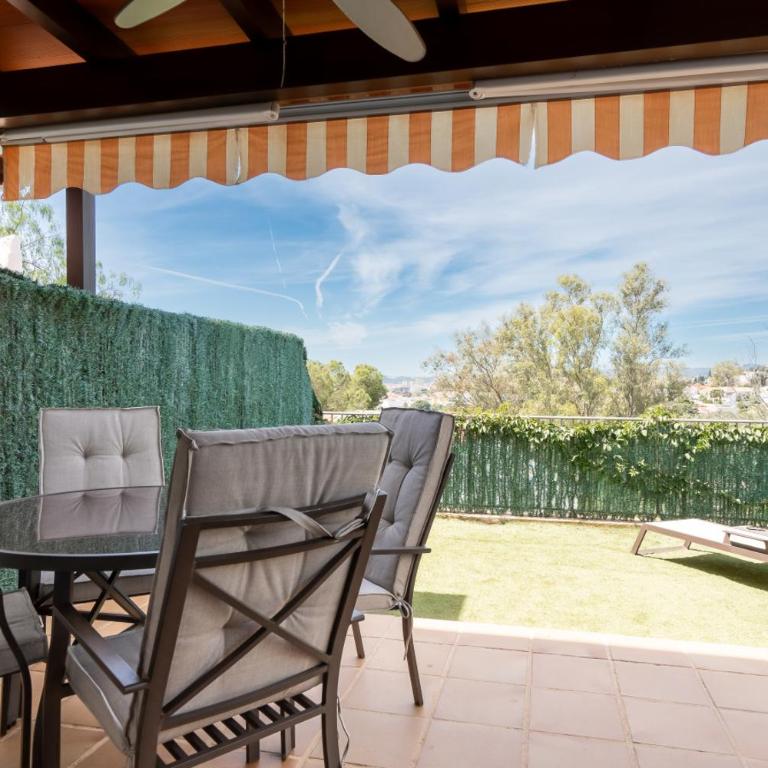 Spacious 4BR Townhouse | Private Rooftop Terrace - Ferienhaus mit 4 Zimmern - 4