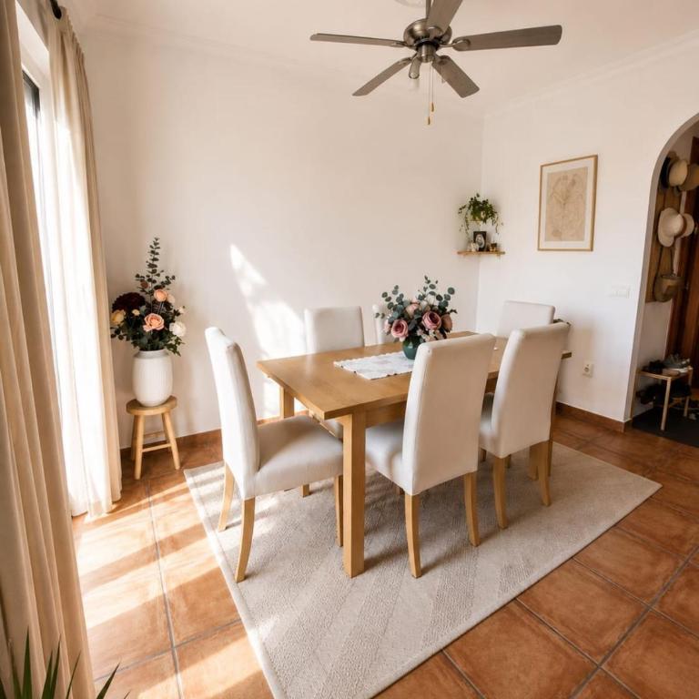 Spacious 4BR Townhouse | Private Rooftop Terrace - Ferienhaus mit 4 Zimmern - 9
