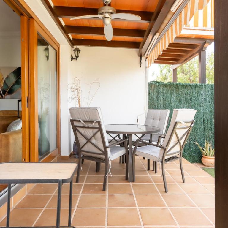 Spacious 4BR Townhouse | Private Rooftop Terrace - Ferienhaus mit 4 Zimmern - 15