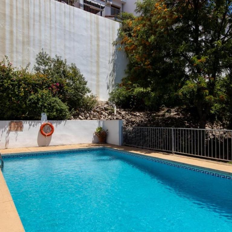 Spacious 4BR Townhouse | Private Rooftop Terrace - Ferienhaus mit 4 Zimmern - 25