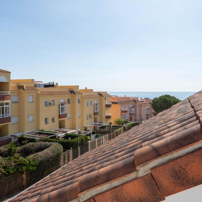 Spacious 4BR Townhouse | Private Rooftop Terrace - Ferienhaus mit 4 Zimmern - 27