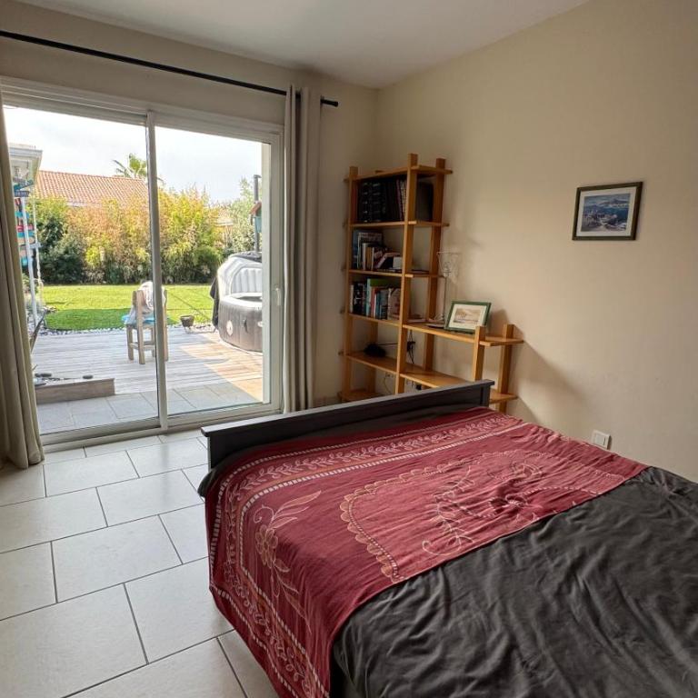 Maison entière 6 personnes, 3 lits, 2 salles de bains, parking, au calme - Villa 1 Chambre - 19