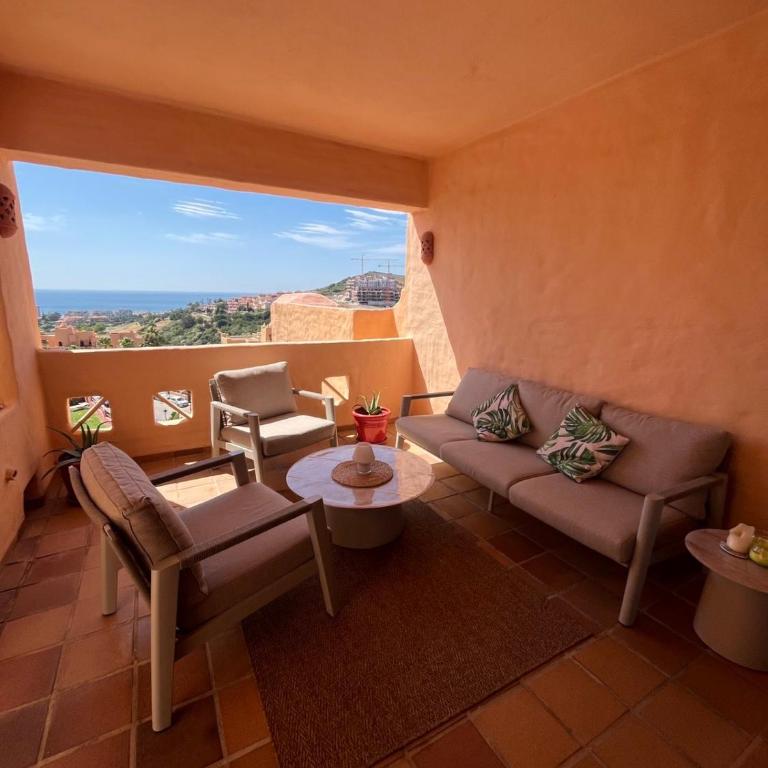 2 bedrooms sea view apartments in La Duquesa - Two-Bedroom Apartment - 15