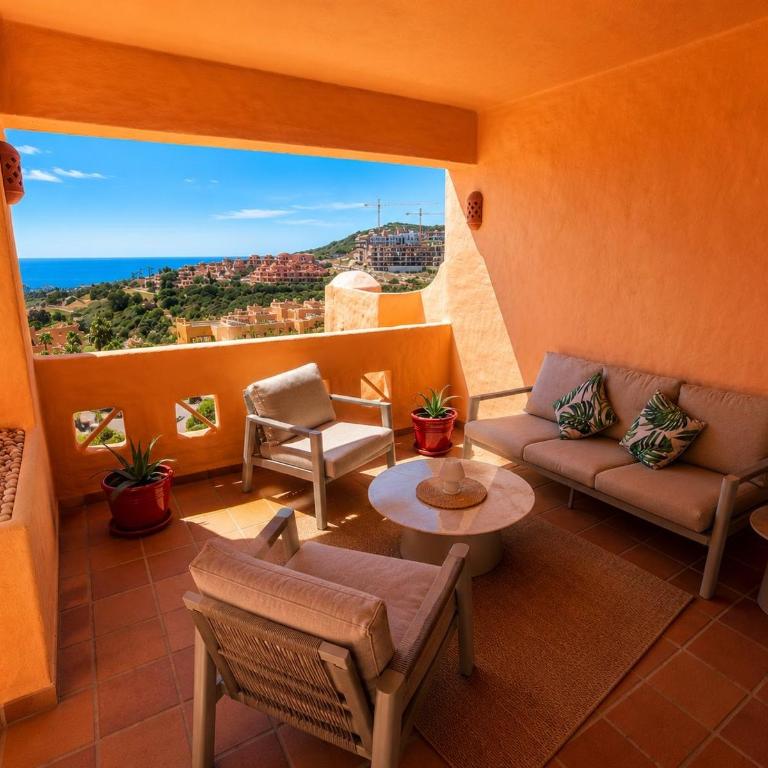 2 bedrooms sea view apartments in La Duquesa - Two-Bedroom Apartment - 8