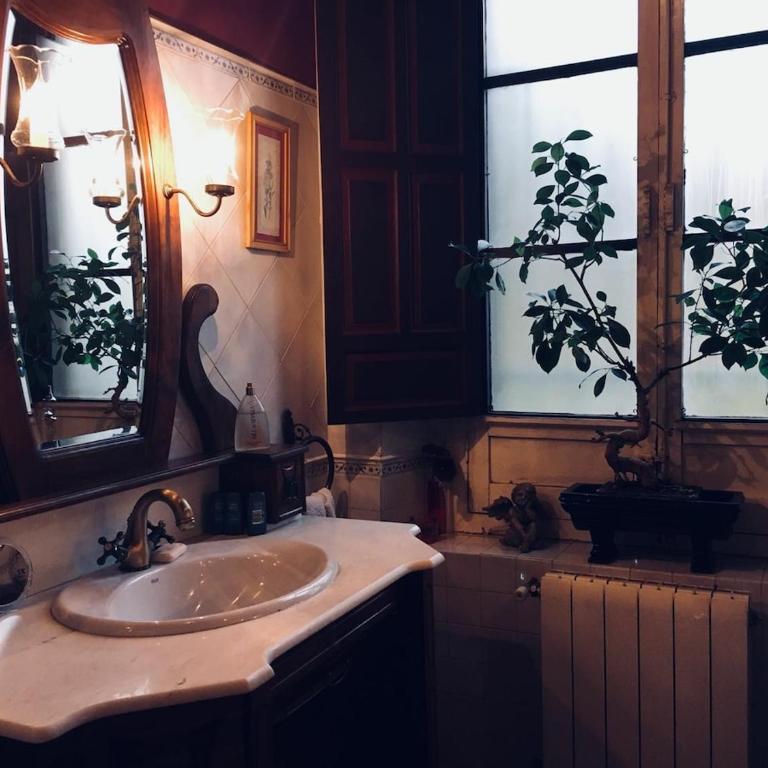 Suite in an impressive and luxurious 1929 Villa - Apartamento con terraza - 48