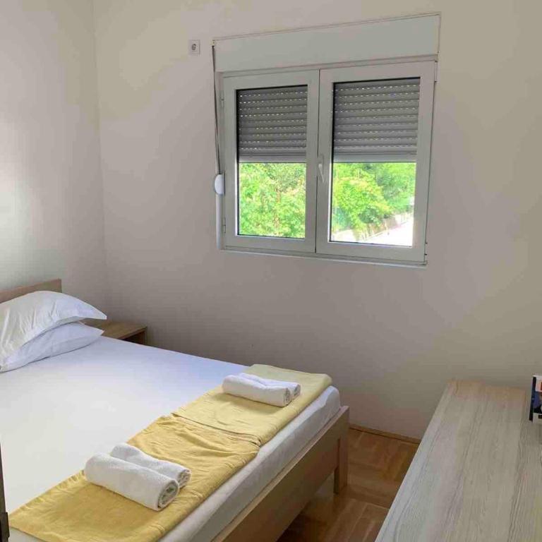 Spacious Cozy Apartment With Private Garage - Apartman sa 2 Spavaće Sobe - 7