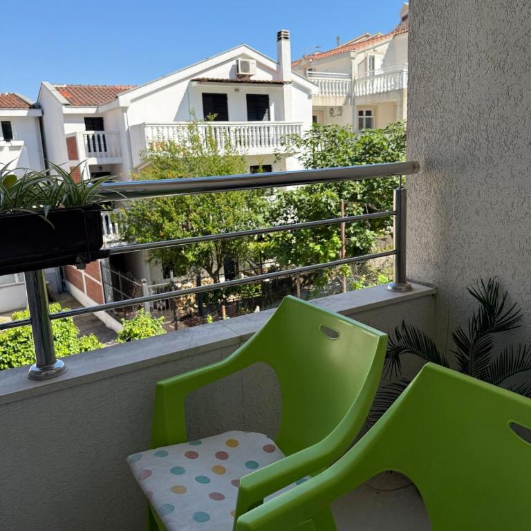 Spacious Cozy Apartment With Private Garage - Apartman sa 2 Spavaće Sobe - 13