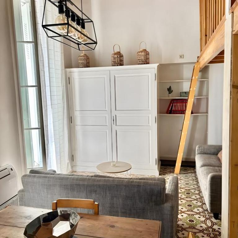 A deux pas des Arenes - Appartement Supérieur - Vue sur Ville - 14