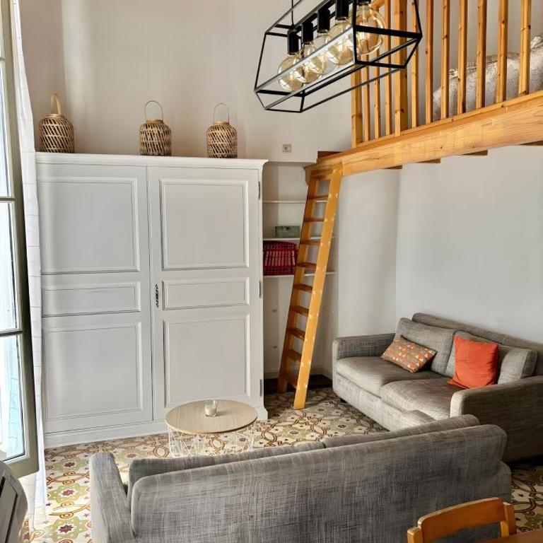 A deux pas des Arenes - Appartement Supérieur - Vue sur Ville - 2