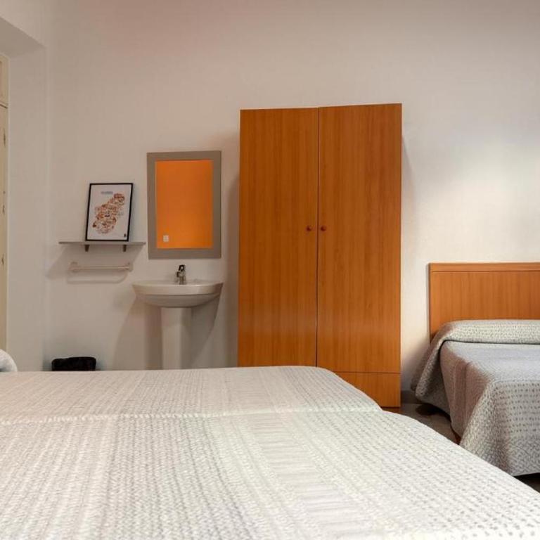 Casa Antares Granada - Habitación Cuádruple con baño compartido - 2