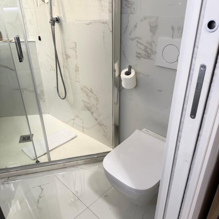 Guesthouse Locanda Regina Sofia - Camera Matrimoniale Deluxe con 1 Letto Supplementare - 5
