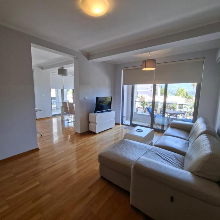 Two bedrooms cozy apartment Budva - Two-Bedroom Apartment - 2
