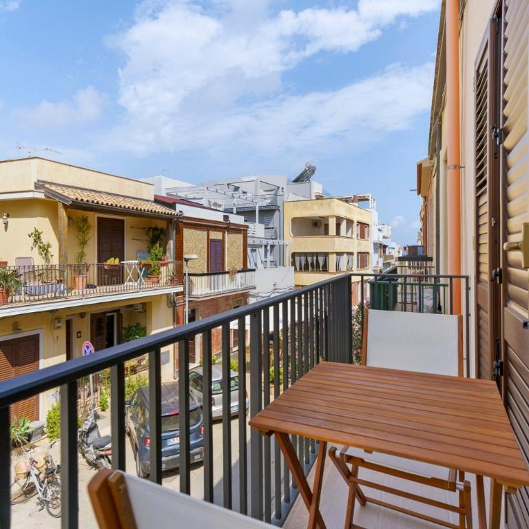 Maison Vivian Rooms - Two-Bedroom Deluxe Apartment with Balcony - 1