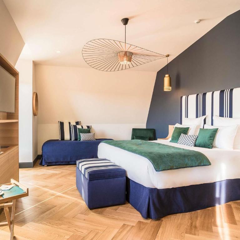 MADISON Saint Jean de Luz - Handwritten Collection - Chambre Lit King-Size Deluxe avec Lit Simple et Baignoire - 2