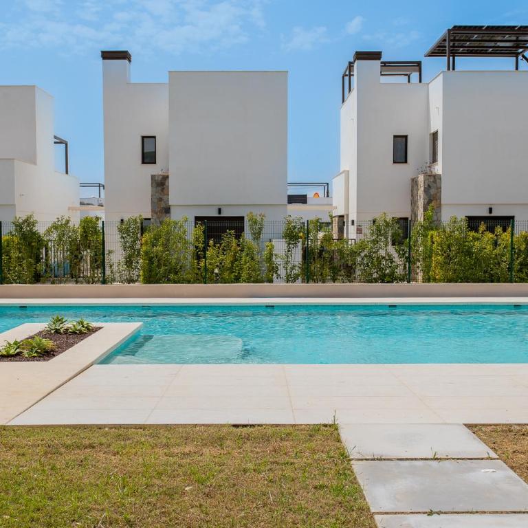 Modern 3BR Family Apartment at Santa Rosalía Resort BY COELI HOLIDAYS - Appartement 3 Chambres - 77