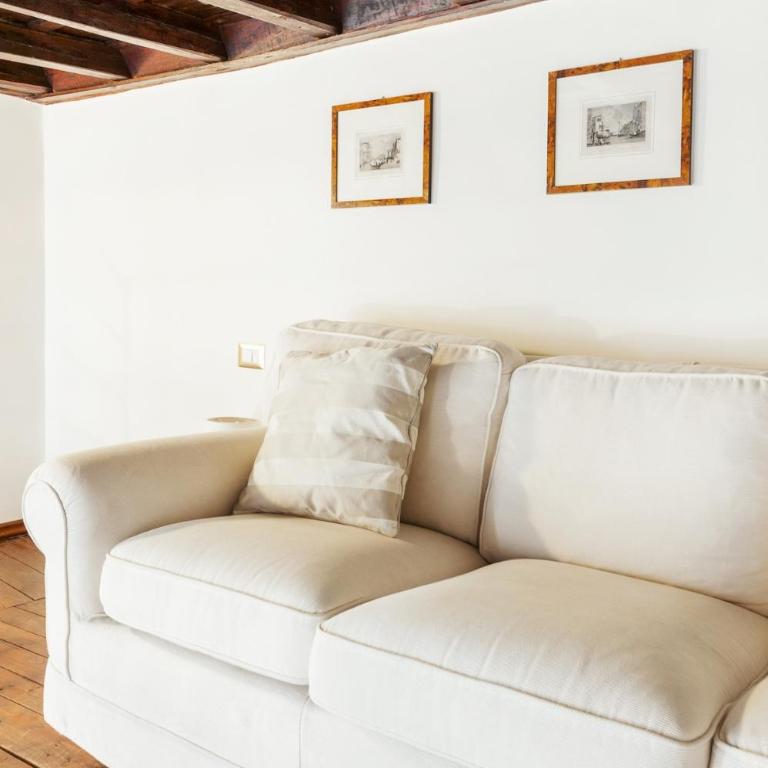 Delightful Piazza di Spagna with balcony - One-Bedroom Apartment with Balcony - 2