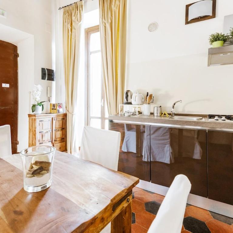 Delightful Piazza di Spagna with balcony - One-Bedroom Apartment with Balcony - 17