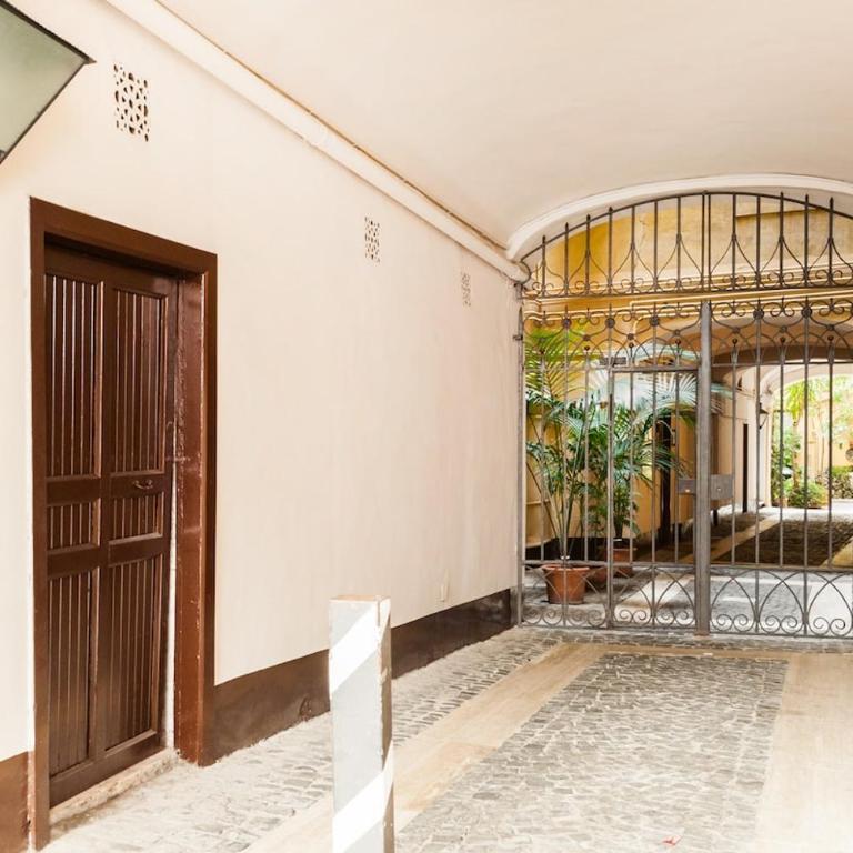 Delightful Piazza di Spagna with balcony - One-Bedroom Apartment with Balcony - 20