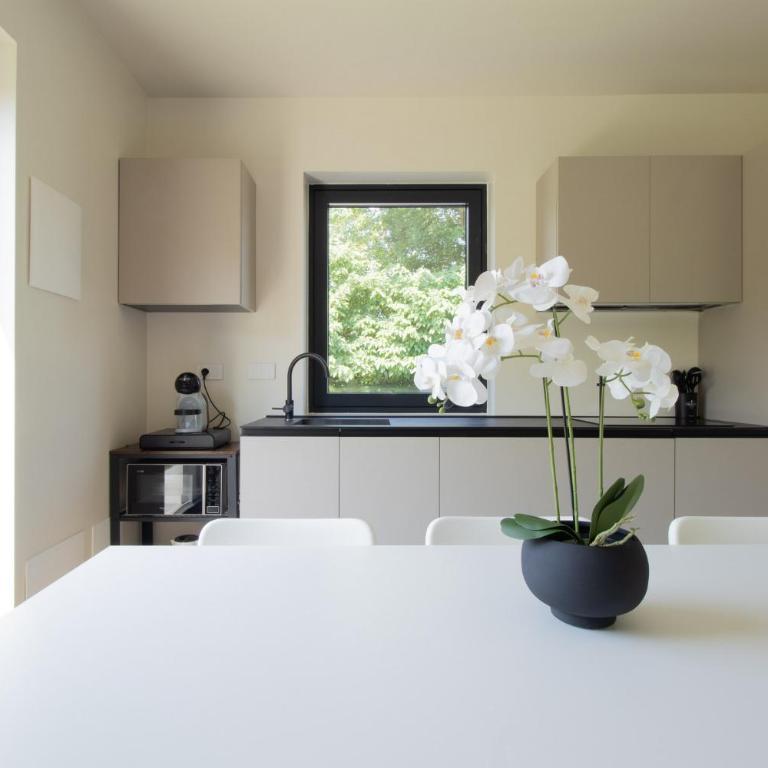 GuestHost - Bright Apartment with Parking - Appartement 2 Chambres - 6