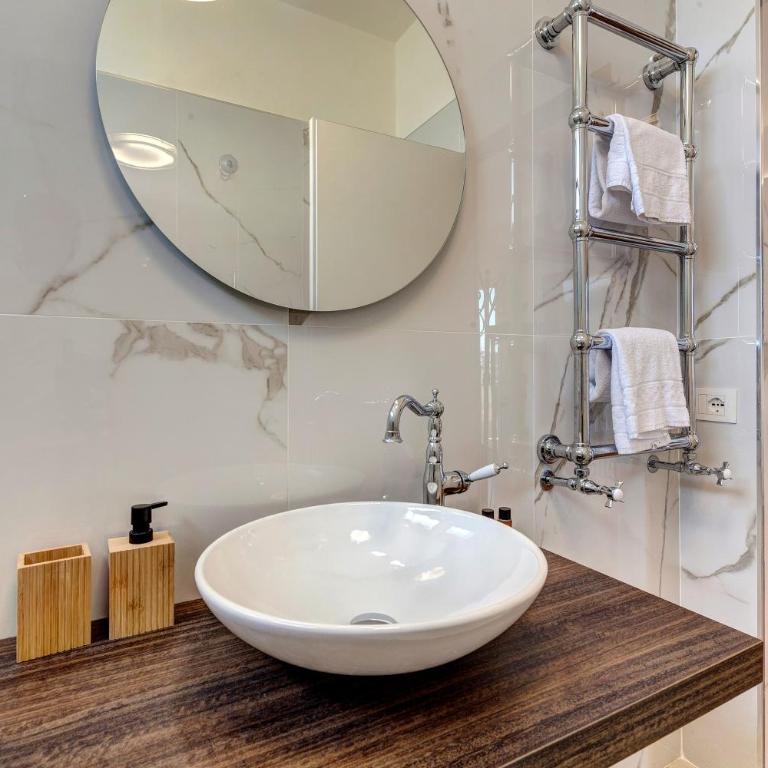 Dimora San Giorgio - Deluxe One-Bedroom Apartment with City View - 12