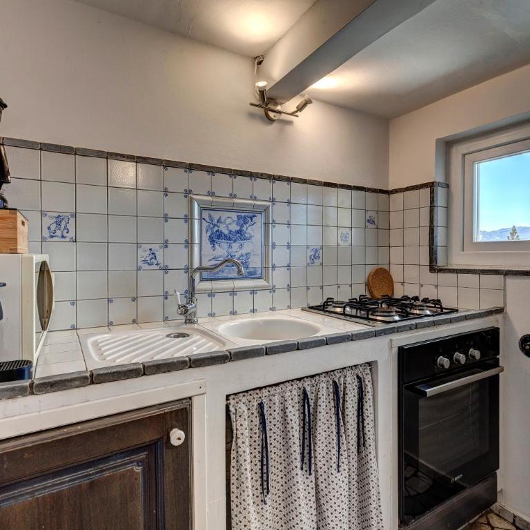 Dimora San Giorgio - Deluxe One-Bedroom Apartment with City View - 7