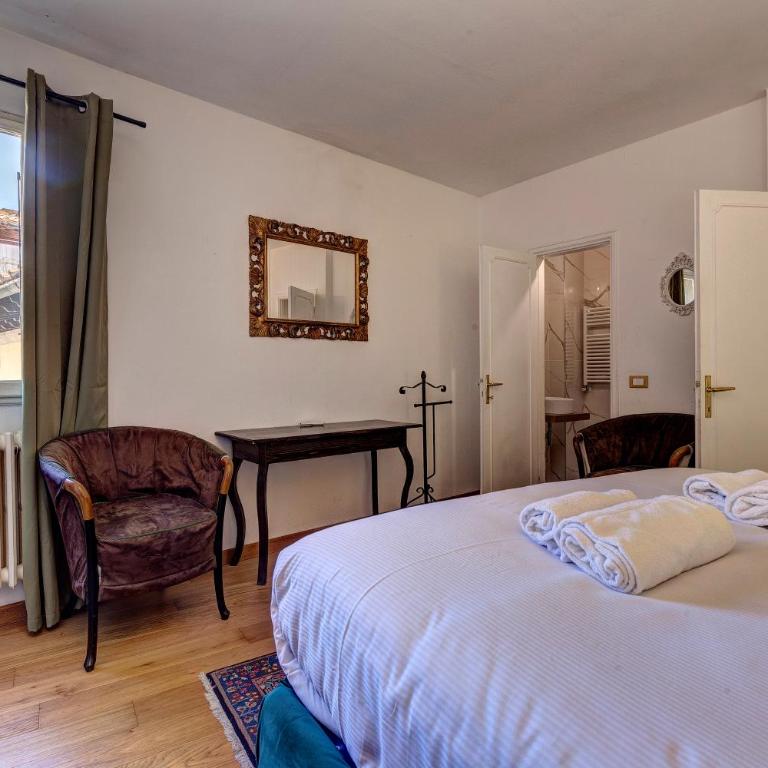 Dimora San Giorgio - Two-Bedroom Deluxe Apartment with Balcony - 4