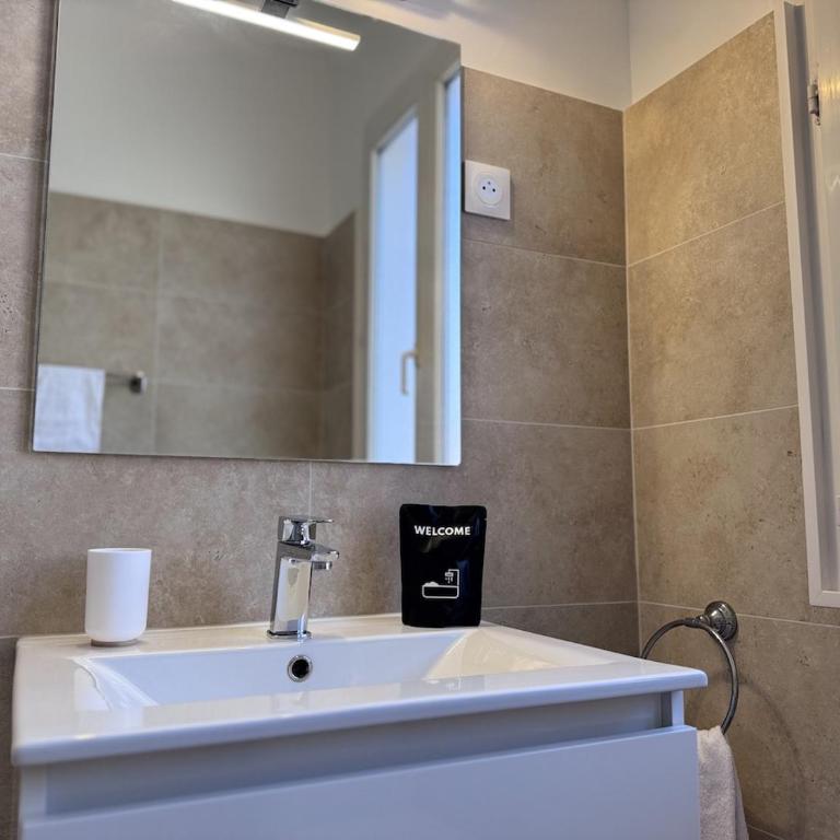 T2 climatisé - Palais et plage à pied - Appartement 1 Chambre - 16