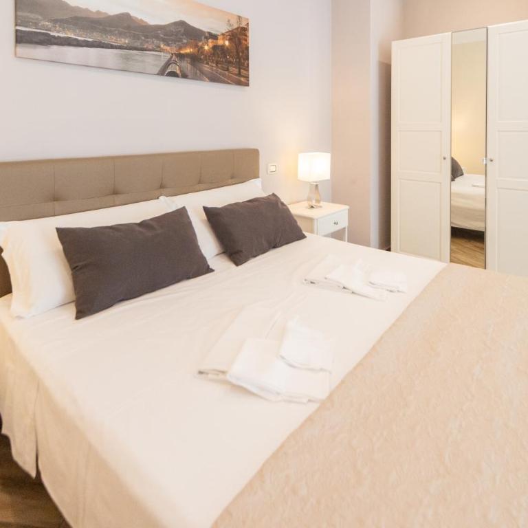 Fronte Del Porto Guesthouse - Habitación Triple Deluxe con vistas al mar - 17