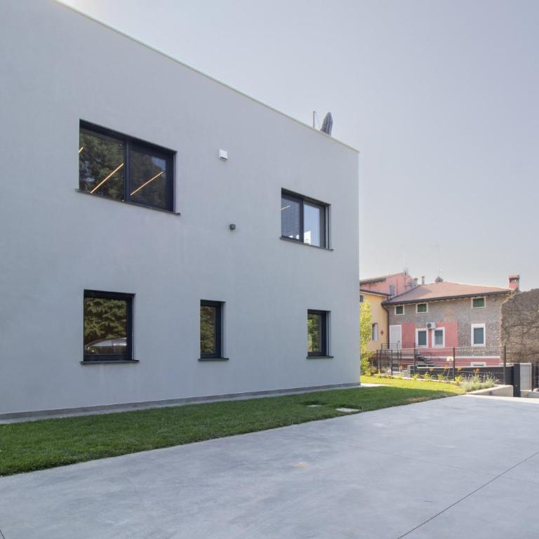 GuestHost - Cozy Apartment with Parking - Appartamento con 2 Camere da Letto - 24