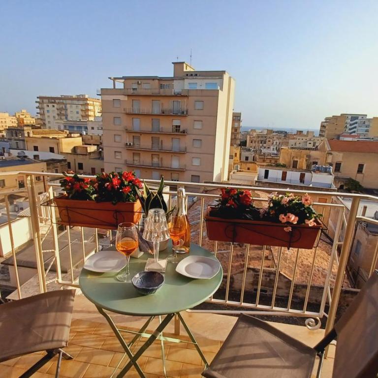 Central apartment with sea view - Deluxe Apartment mit Balkon und 2 Schlafzimmern - 21