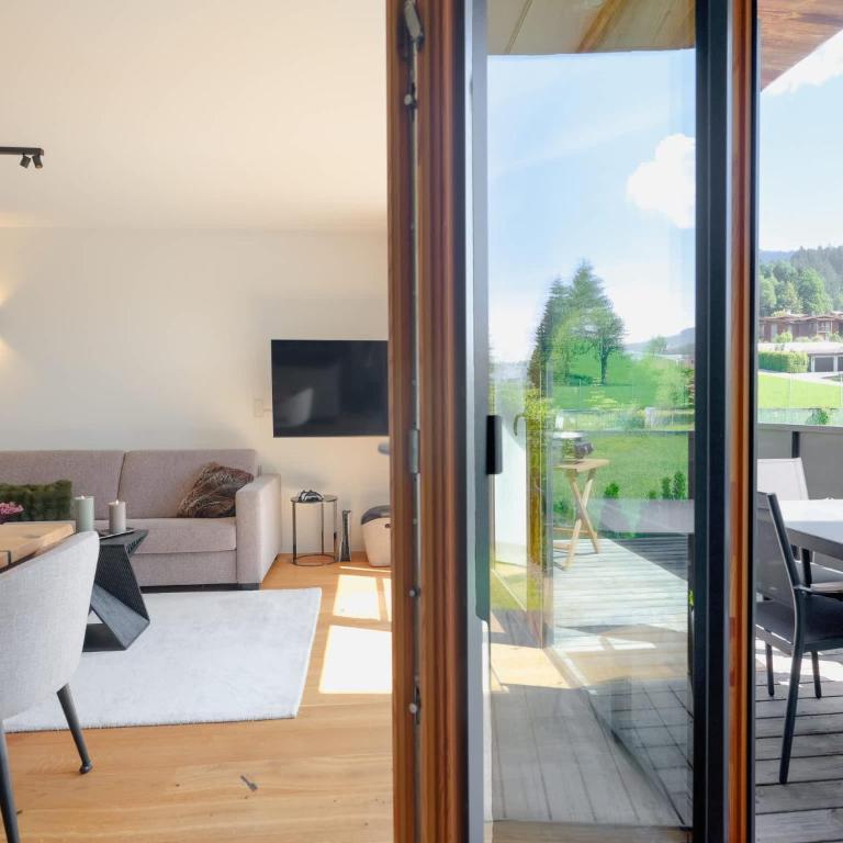Stunning mountain views sauna walk to ski lift - Apartment - 5