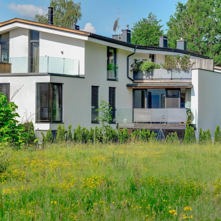 Stunning mountain views sauna walk to ski lift - Apartment - 7