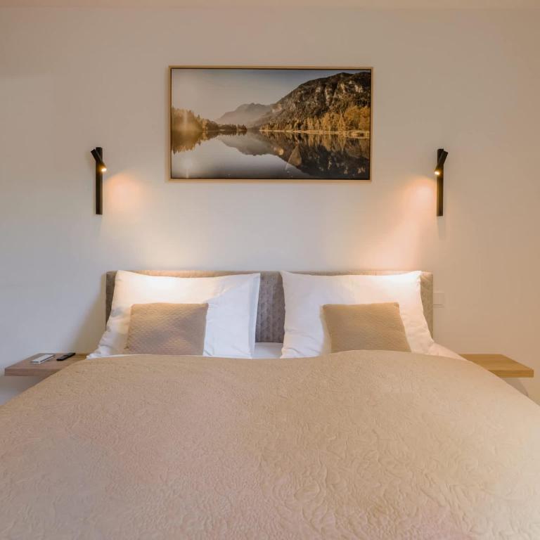 Stunning mountain views sauna walk to ski lift - Apartment - 8