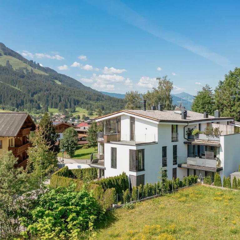 Stunning mountain views sauna walk to ski lift - Apartment - 20