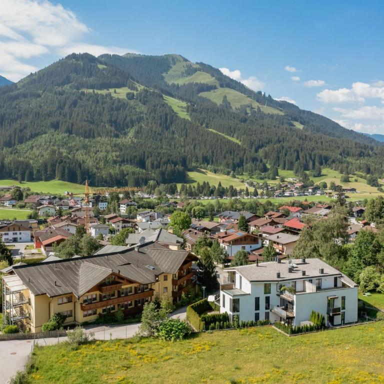 Stunning mountain views sauna walk to ski lift - Apartment - 17